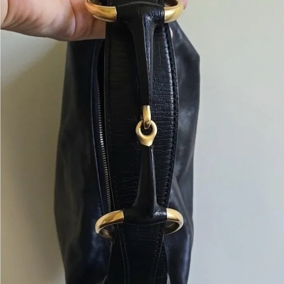Gucci Elegant Black Leather Hobo Handbag - Picture 9 of 15
